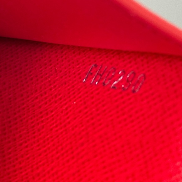 Louis Vuitton Escale Victorine Compact Red and Pink Wallet (NWOT) - Picture 6 of 15